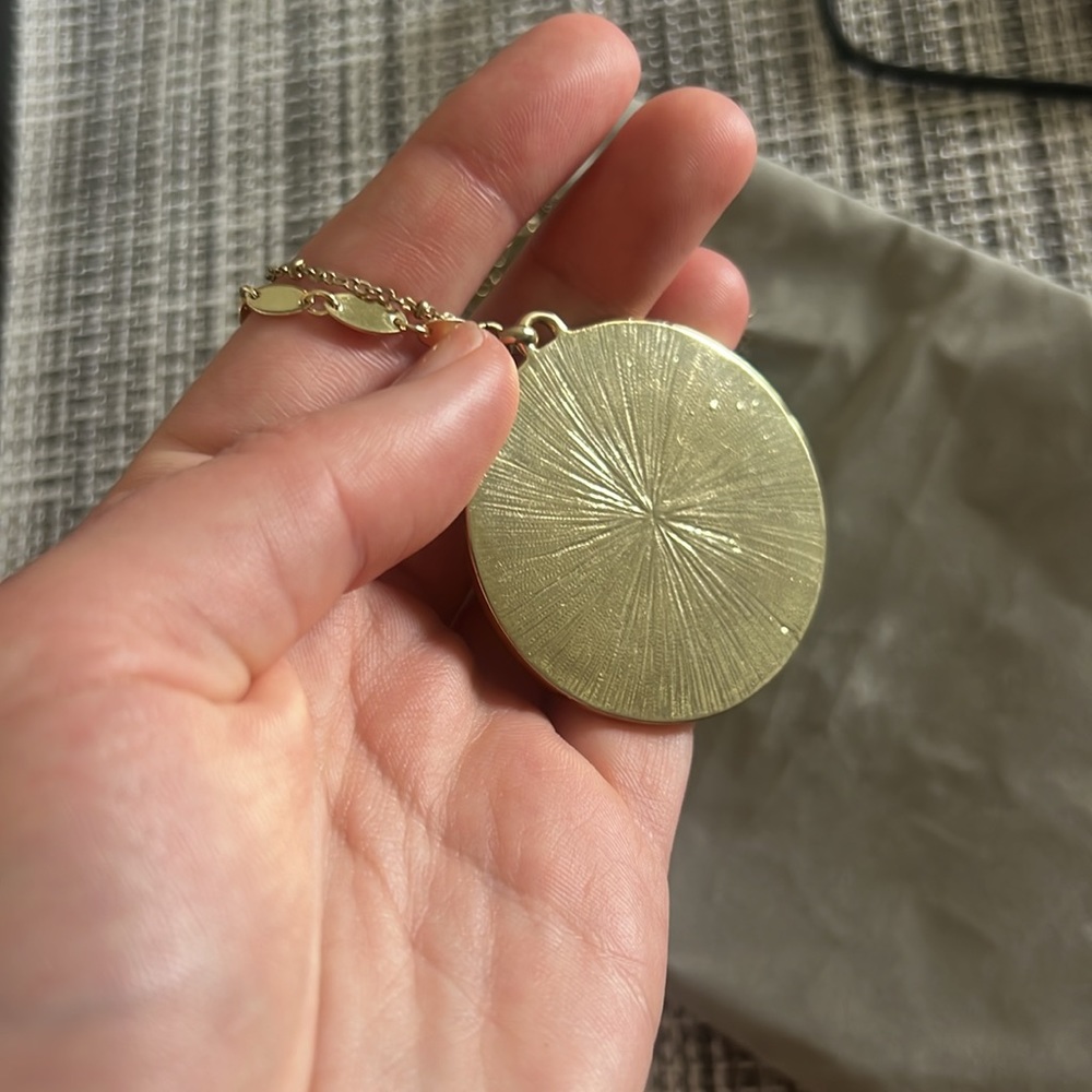 Neckless - Picture 3 of 3